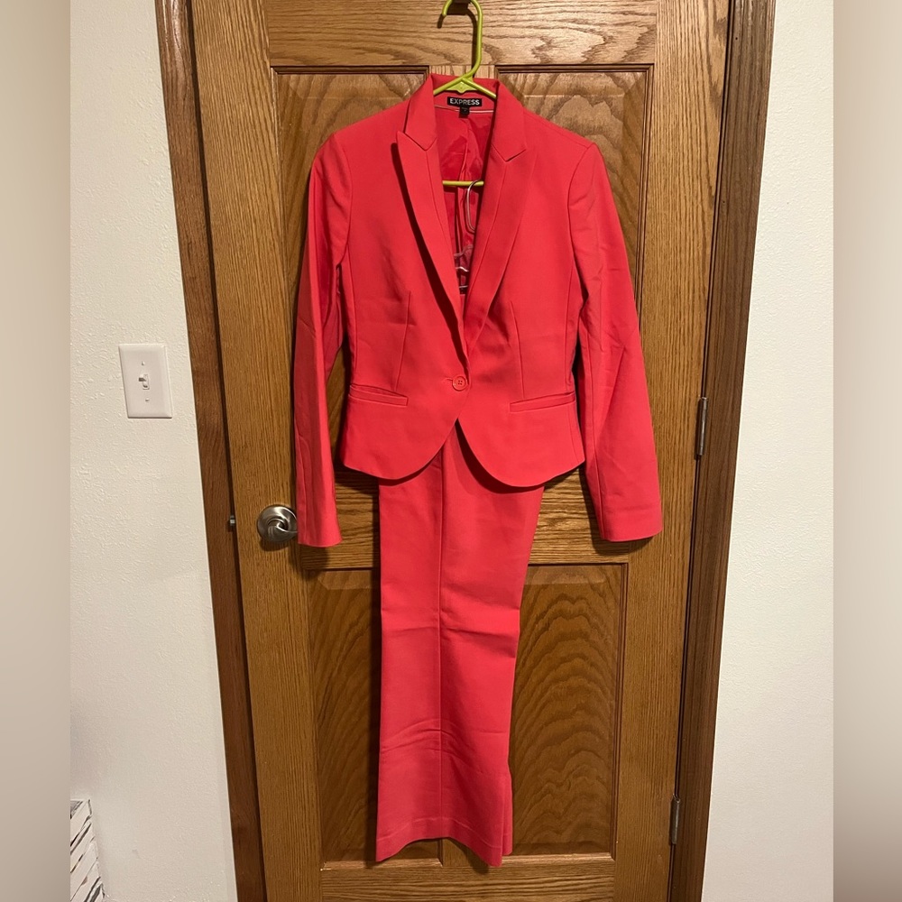Express Pink Women’s Suit Sz 2/4